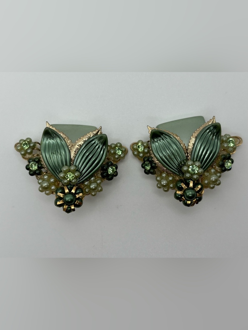 Vintage Green & Gold Uranium Gold Tone Clip On Earrings